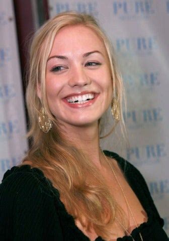 yvonne strahovski teeth|yvonne strahovski makeup.